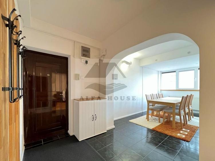 Apartament cu 3 camere decomandat în Central