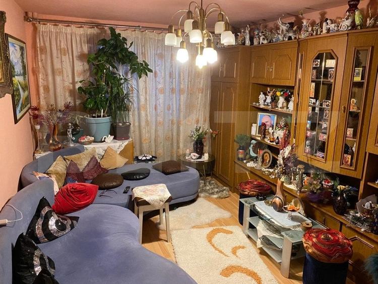 Apartament cu 2 camere decomandat, mobilat în Micro 15