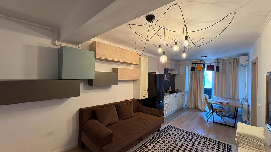 Apartament cu 2 camere semidecomandat în Dâmbul Rotund