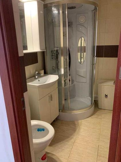 Apartament cu 3 camere decomandat în Sârbi