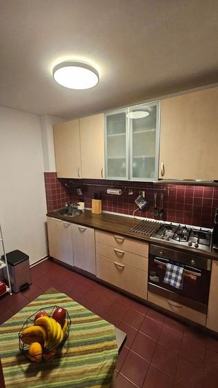 Apartament cu 3 camere decomandat, mobilat în Tineretului