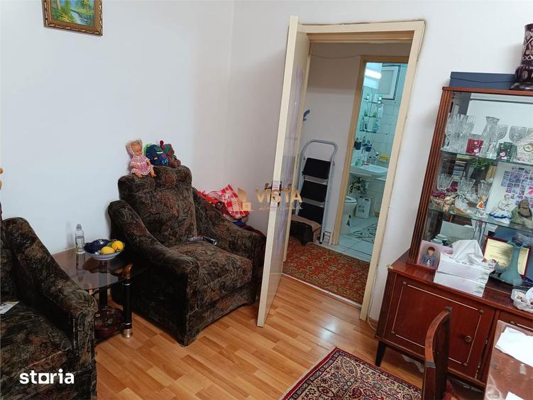 Apartament cu 3 camere în Astra