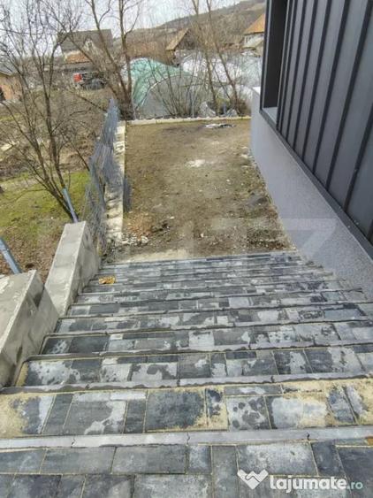 Casă cu 5 camere cu Teren 500 Mp în Popești