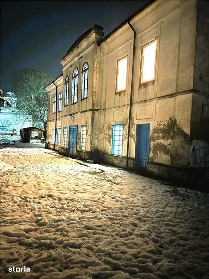 Casă cu Teren 8330 Mp în Oboga