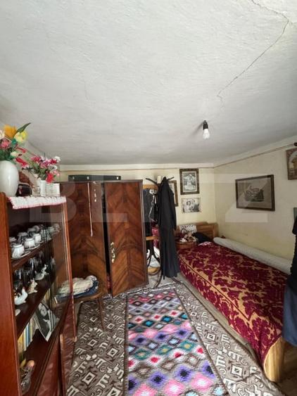 Casă individuală cu 5 camere cu Canalizare în Runcu