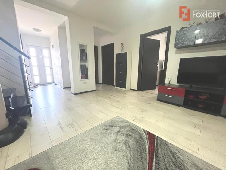 Duplex cu 5 camere cu Canalizare în Moșnița Nouă
