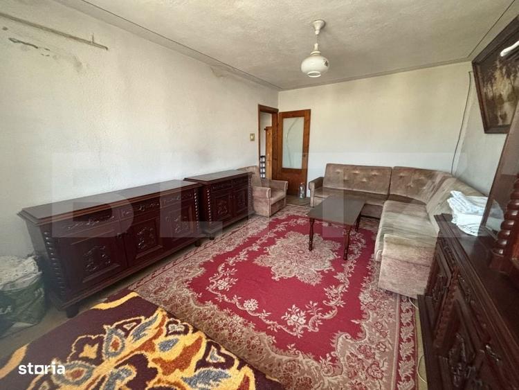 Apartament cu 3 camere decomandat în Micro 12