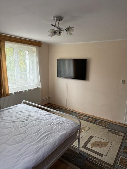Casă cu 2 camere decomandat în Rădăuți