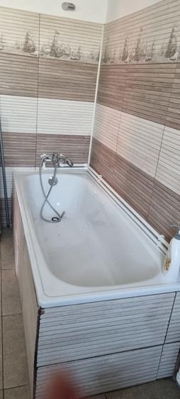 Casă cu 2 camere cu Teren 1000 Mp în Central