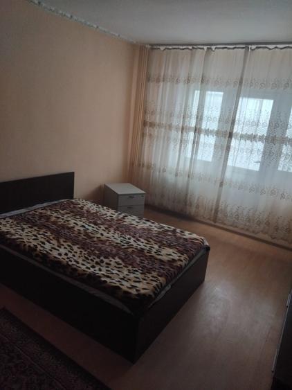 Apartament cu 3 camere decomandat în Olteniței