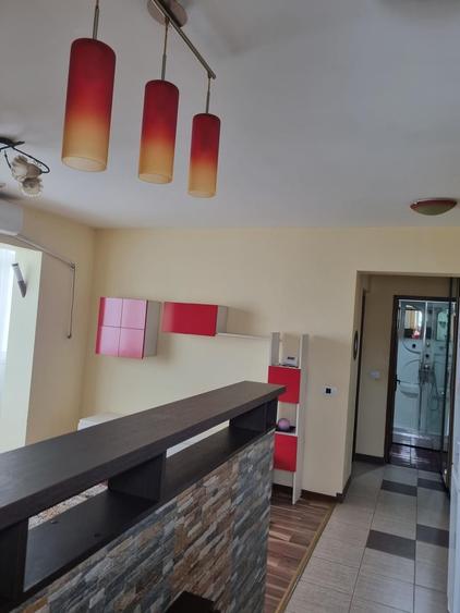 Apartament cu 3 camere decomandat în Păcurari