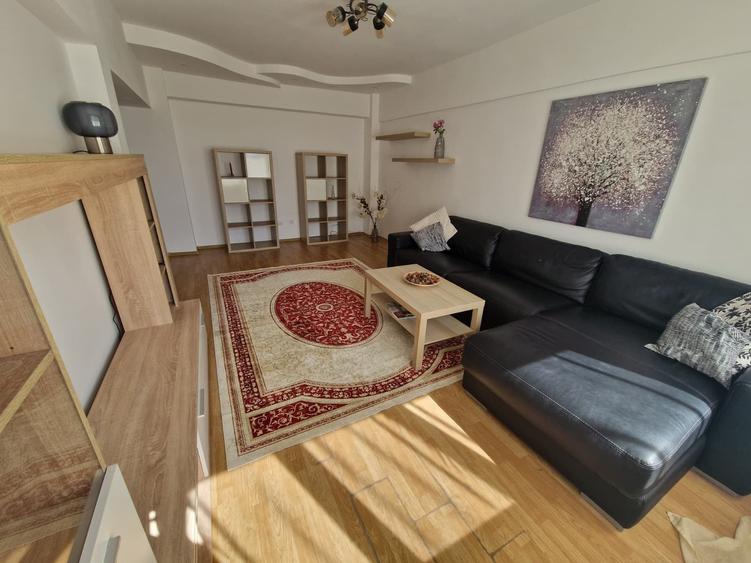 Apartament cu 3 camere decomandat în Călărași