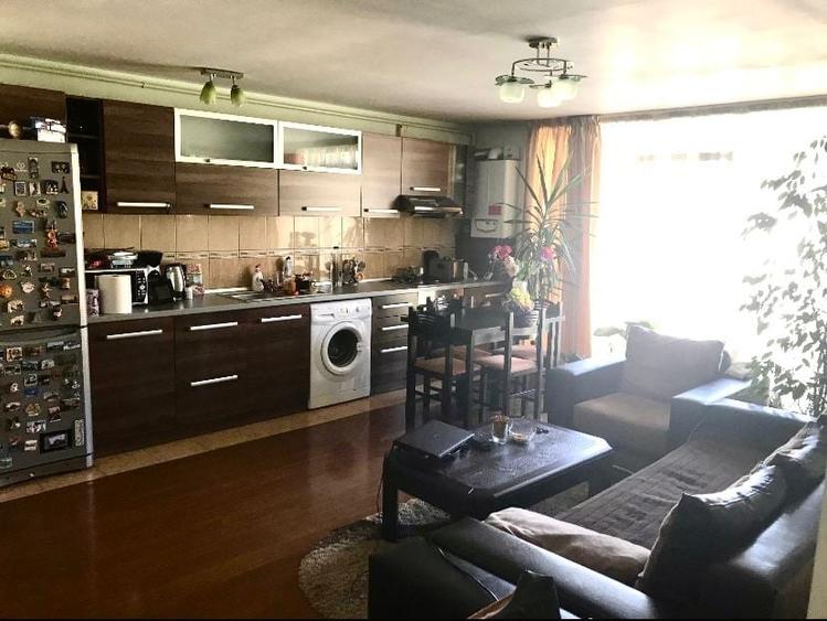 Apartament cu 3 camere decomandat în Florești — fotografia 1