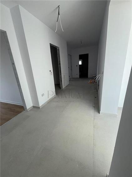 Penthouse cu 4 camere decomandat în Dumbrăvița