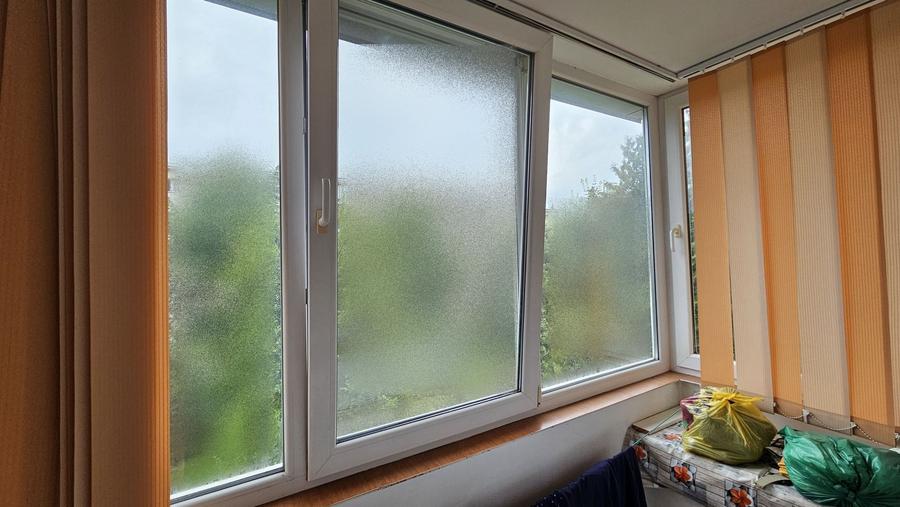 Garsonieră decomandată, etaj 2, balcon, bloc izolat – Astra, Str. Uranus - 5