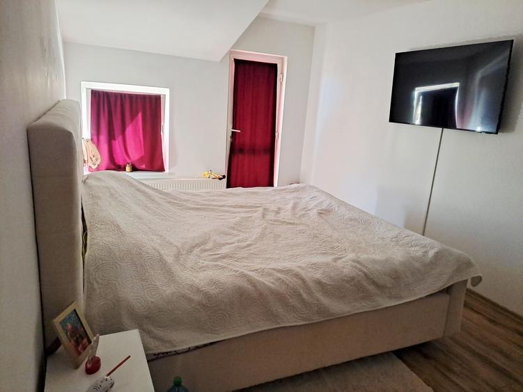 Casă cu 4 camere cu Teren 325 Mp în Moșnița Nouă