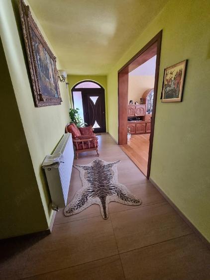 Casă cu Teren 981 Mp în Central