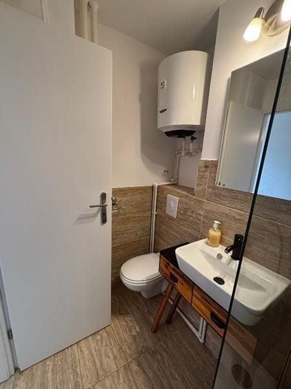 Apartament cu 2 camere decomandat, mobilat în Arcul de Triumf