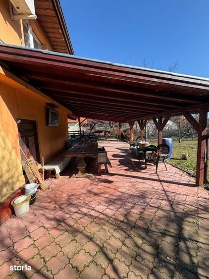 Casă cu 5 camere cu Teren 1600 Mp în Săcălășeni