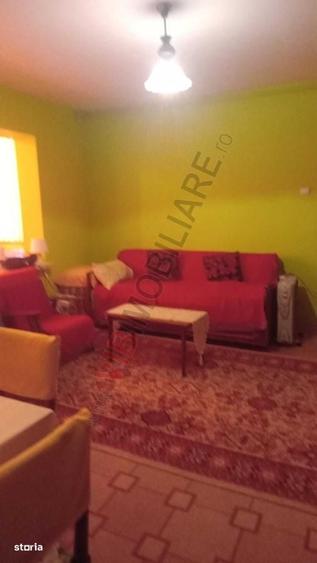 Apartament cu 2 camere semidecomandat în Badea Cârțan