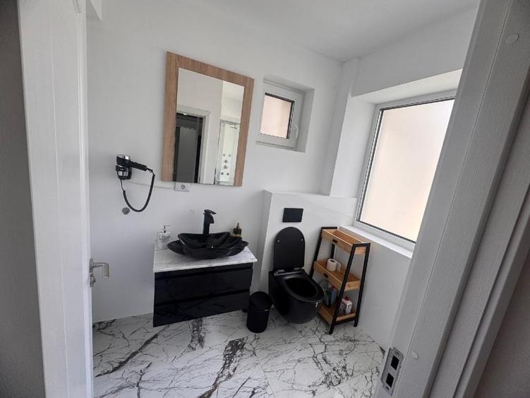 Apartament cu 2 camere semidecomandat, mobilat în Nord