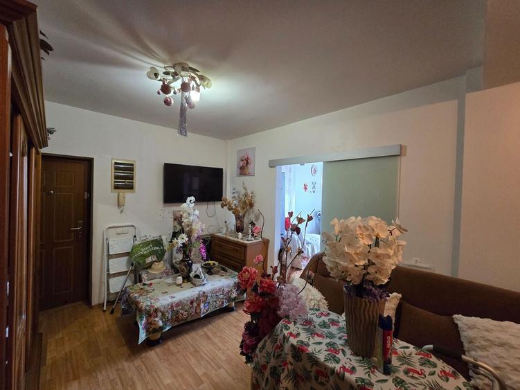 Apartament cu 2 camere decomandat, mobilat în Dumbrăvița