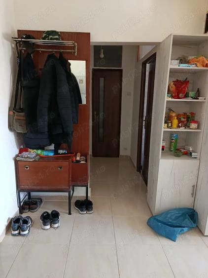 Apartament cu 3 camere semidecomandat în Militari
