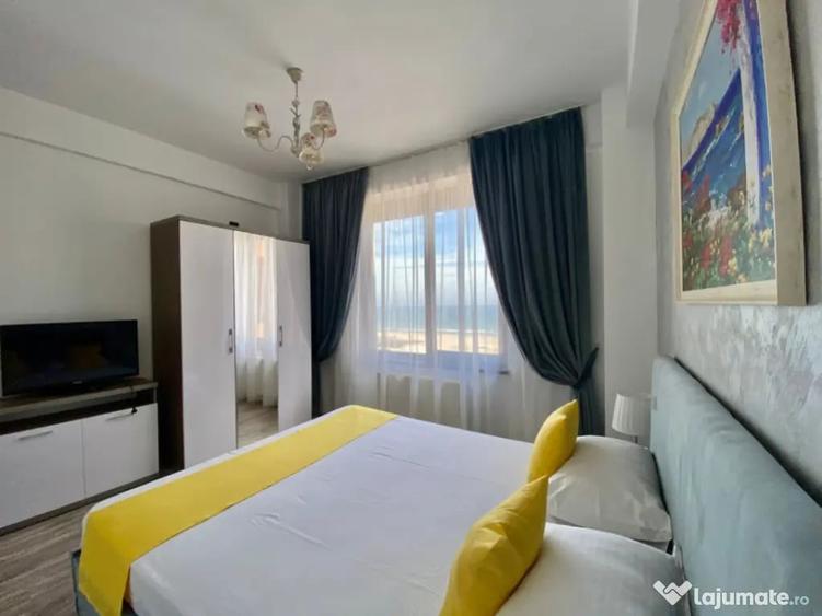 Apartament cu 3 camere decomandat în Mamaia