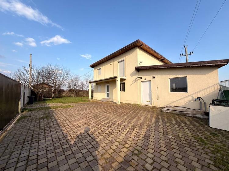 Casă individuală cu 4 camere cu Canalizare în Buturugeni