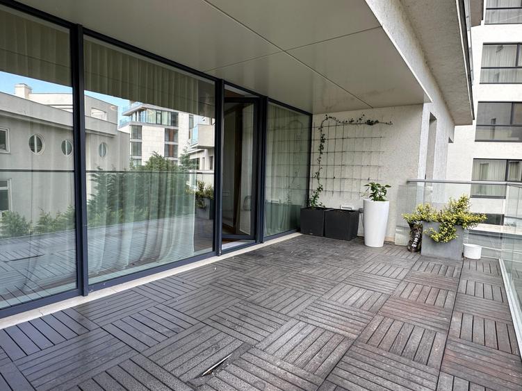 Apartament cu 4 camere în Herăstrău
