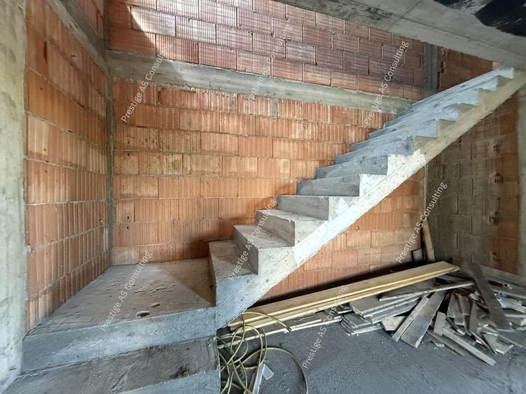 Duplex cu 4 camere cu Canalizare în Sânandrei