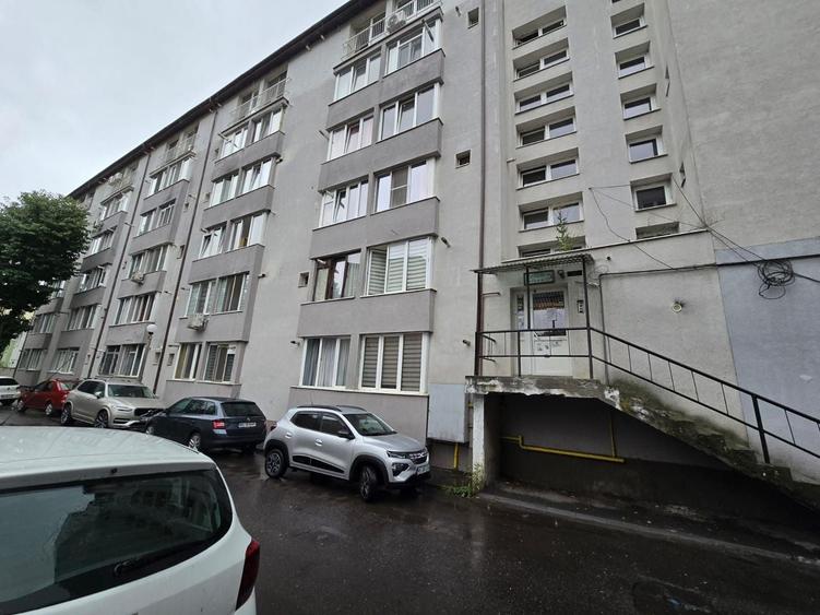 Garsonieră decomandată, mobilată în 7 Noiembrie