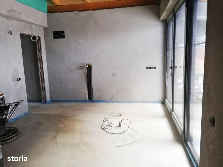 Casă cu Teren 1423 Mp în Central