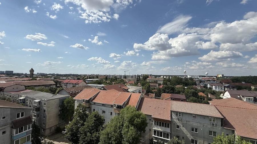 Apartament cu 4 camere decomandat în Central