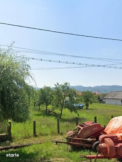 Teren de 2200 mp, în Vama