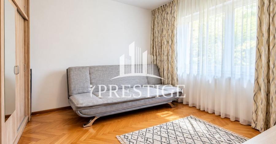 Apartament cu 3 camere, mobilat în Central