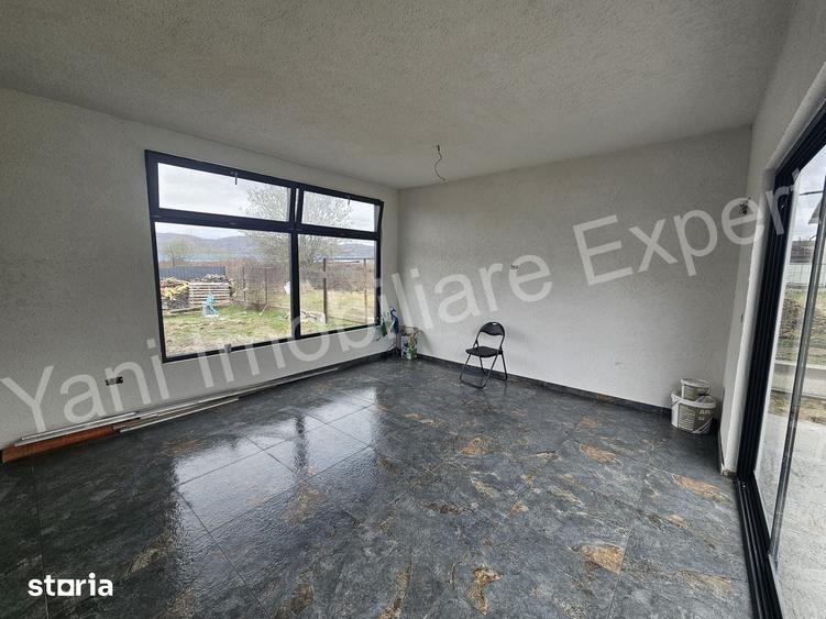Casă cu 4 camere cu Teren 1000 Mp în Băiculești