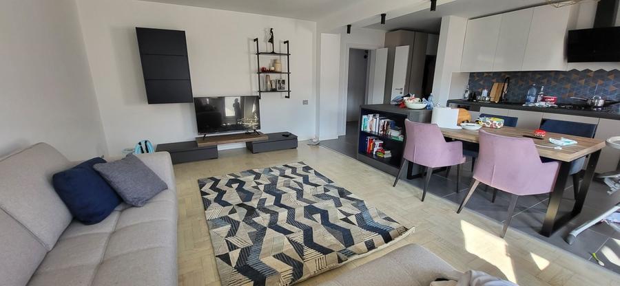 Apartament cu 4 camere decomandat în Aviației