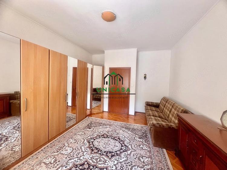 Casă cu 4 camere cu Teren 1116 Mp în Central