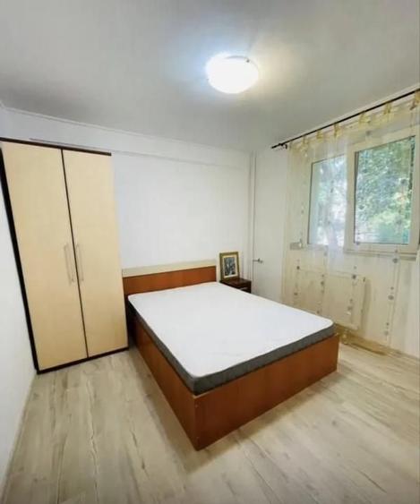 Apartament cu 3 camere decomandat, mobilat în Tei