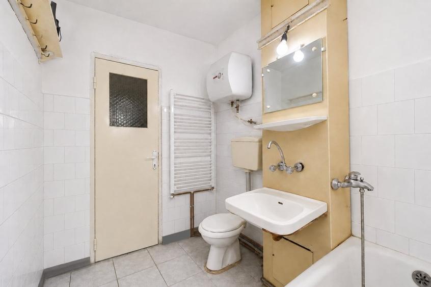 Apartament cu 3 camere decomandat în 1 Mai