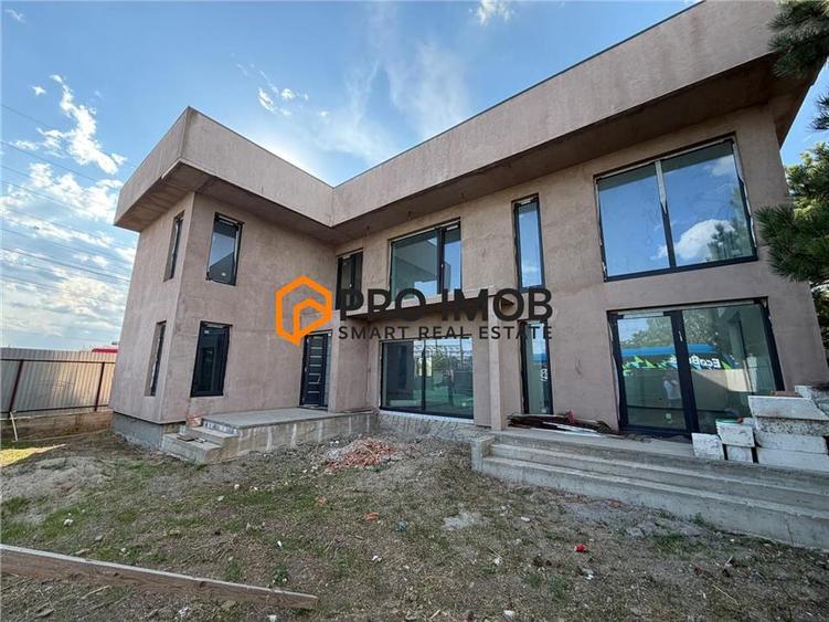 Casă individuală cu 6 camere cu Teren 376 Mp în Micro 14