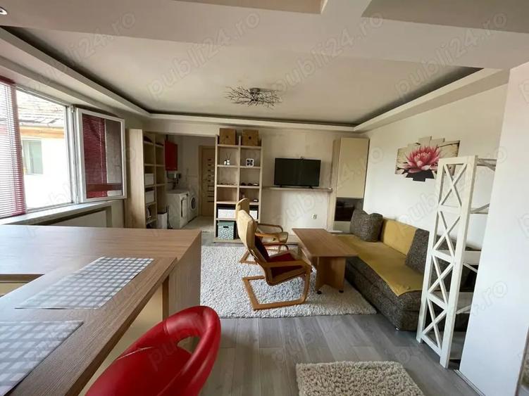 Apartament cu 2 camere semidecomandat în Ultracentral