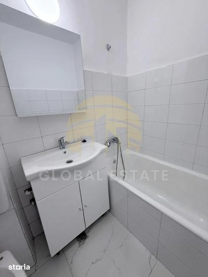 Apartament cu 3 camere semidecomandat în Drumul Taberei