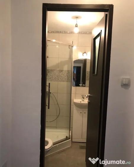 Apartament cu 4 camere decomandat în Moșilor
