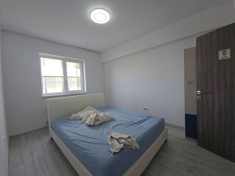 Apartament cu 3 camere decomandat în Dobroești