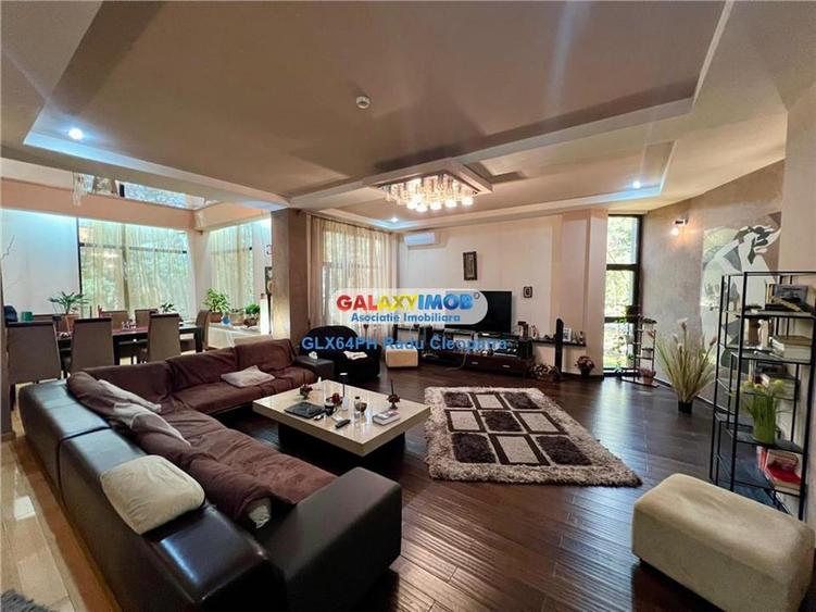 Casă cu 7 camere cu Teren 751 Mp în Albert