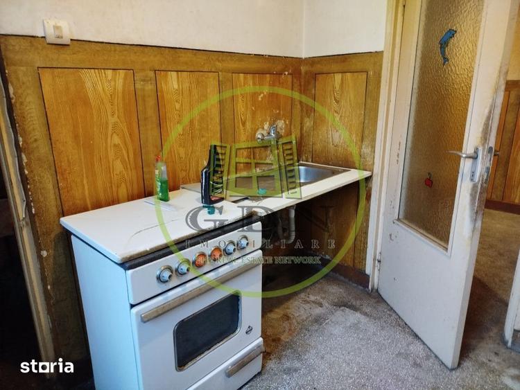 Apartament cu 4 camere semidecomandat în Decebal
