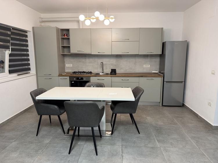 Casă cu 3 camere în Dumbrăvița