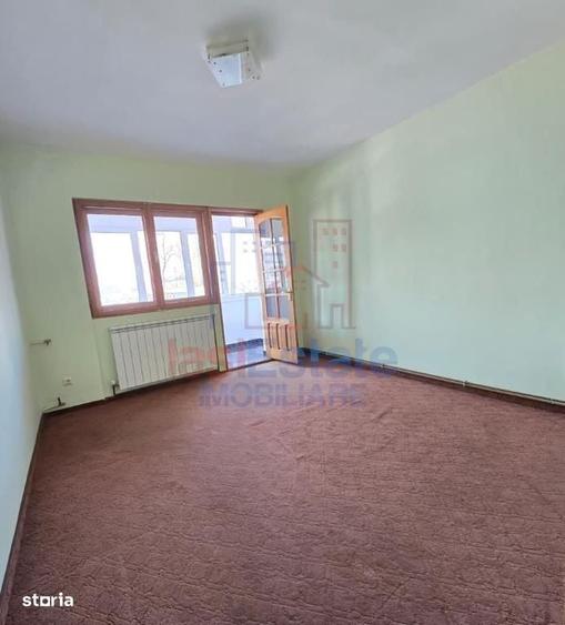 Apartament cu 3 camere decomandat în Alexandru cel Bun